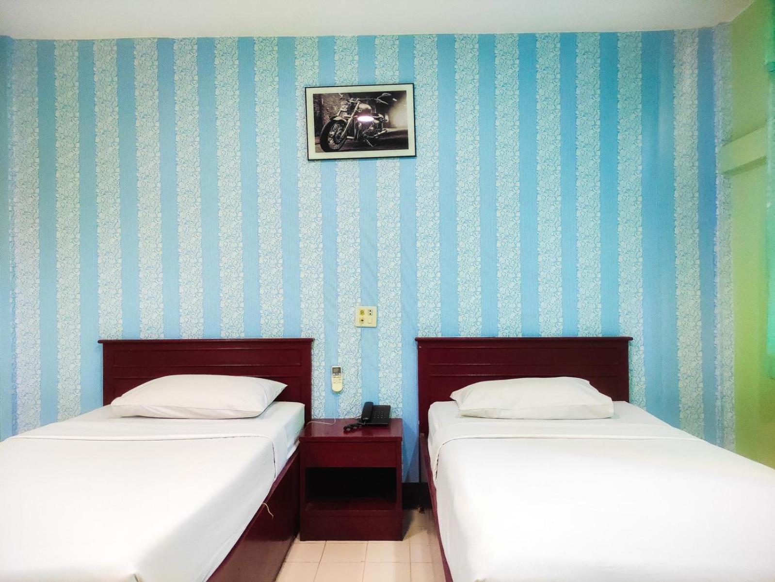 Woodlands Inn Банкок Екстериор снимка